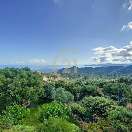 Hauteurs De Vue & Piscine Chauffee 別荘