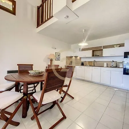 Hauteurs De Vue & Piscine Chauffee *