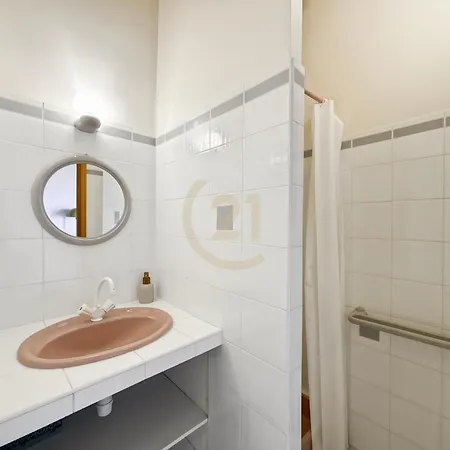 Hauteurs De Vue & Piscine Chauffee Holiday home *