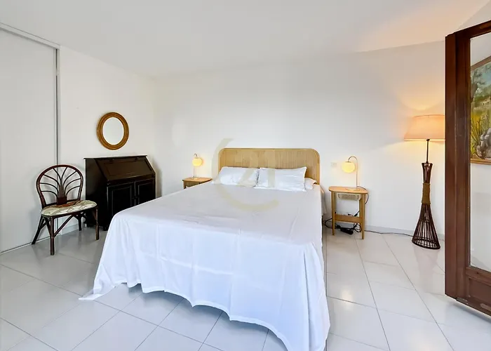 Hauteurs De Vue & Piscine Chauffee