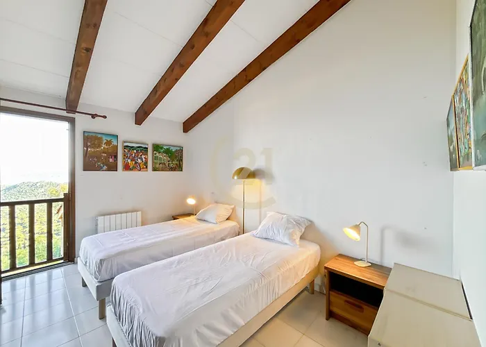 Hauteurs De Vue & Piscine Chauffee Tatil Evi *